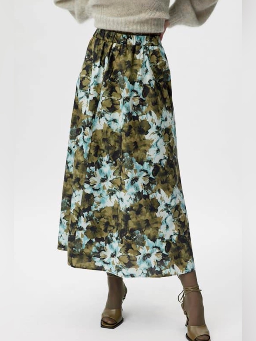 GESTUZ Size 36 • HW Cotton Blue Green Floral Midi Skirt.